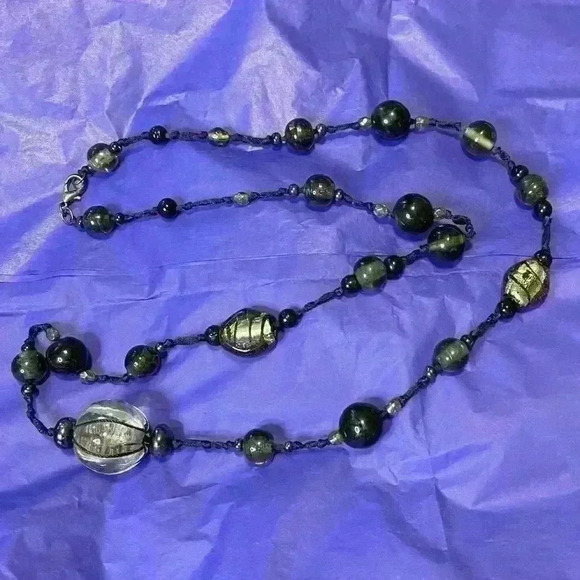 Jewelry - Glass bead necklace
